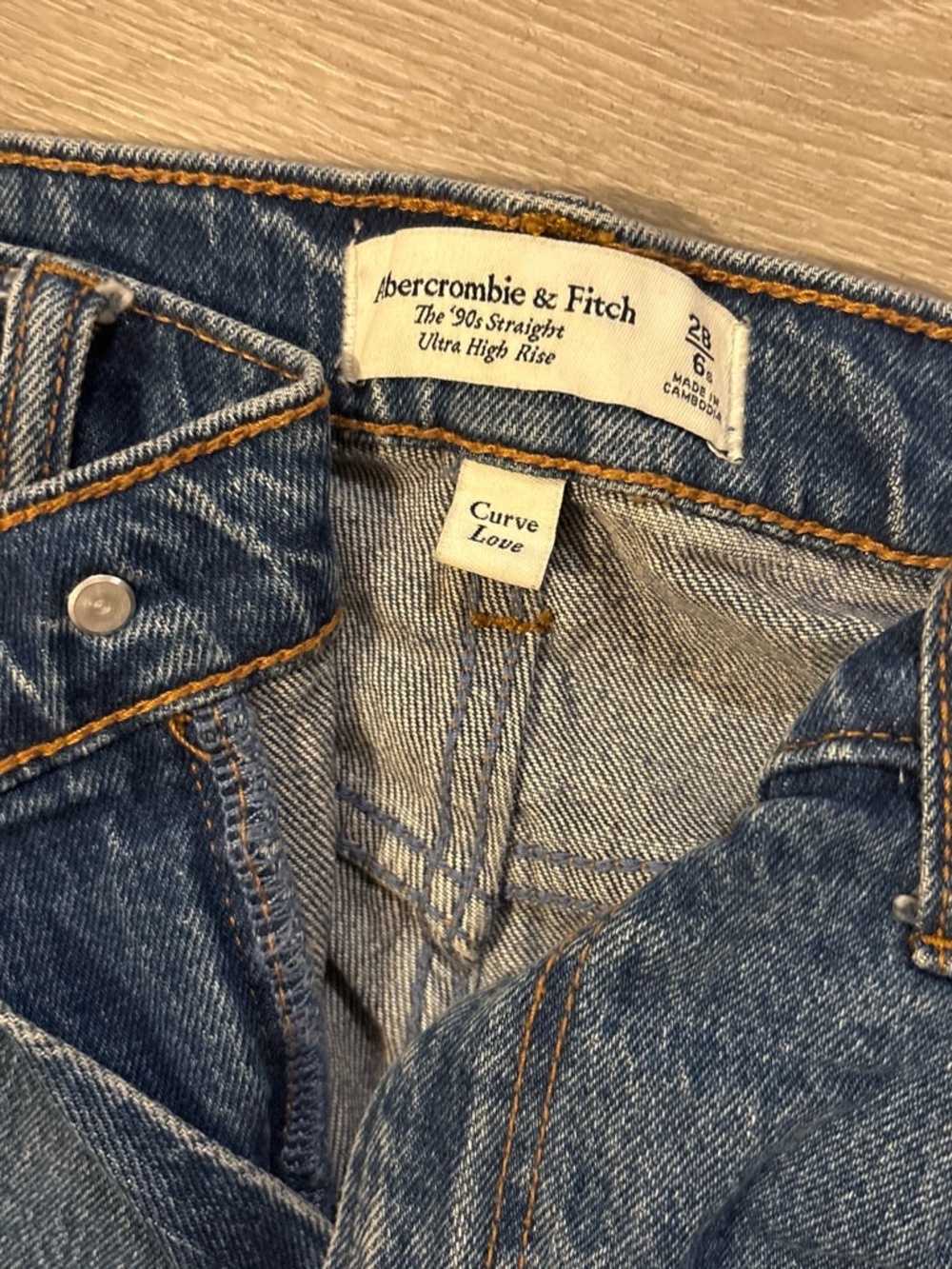 Abercrombie & Fitch Medium Blue High-Rise '90s Straight Jeans - Curve Love